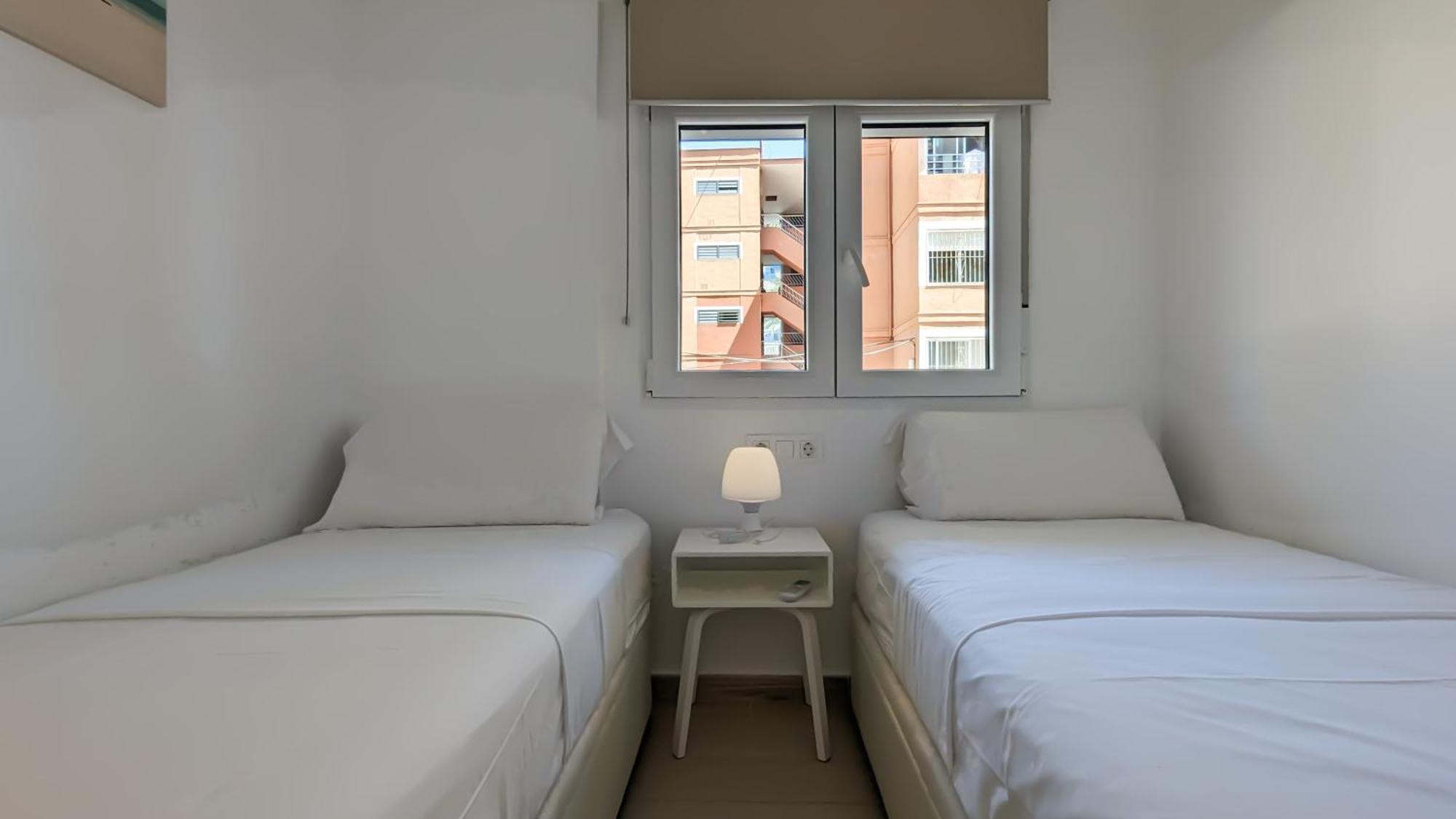 Esmeralda Sea Front Apartment Бенидорм Экстерьер фото